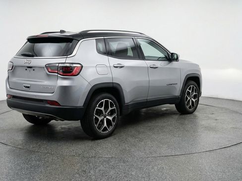 Used 2025 Jeep Compass Limited AWD/4WD image 9