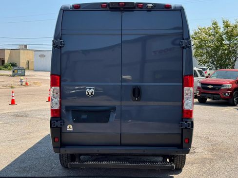 Used 2018 RAM ProMaster 2500 FWD image 5