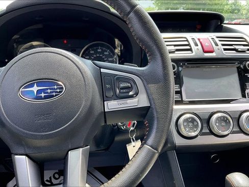 Used 2017 Subaru Crosstrek 2.0i Premium w/ Moonroof Package AWD/4WD image 22