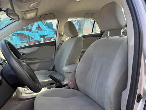 Used 2012 Toyota Corolla LE FWD image 12