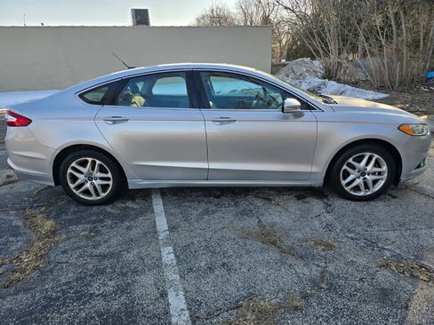 Used 2013 Ford Fusion SE FWD image 5