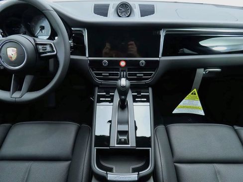 Used 2025 Porsche Macan S AWD/4WD image 15
