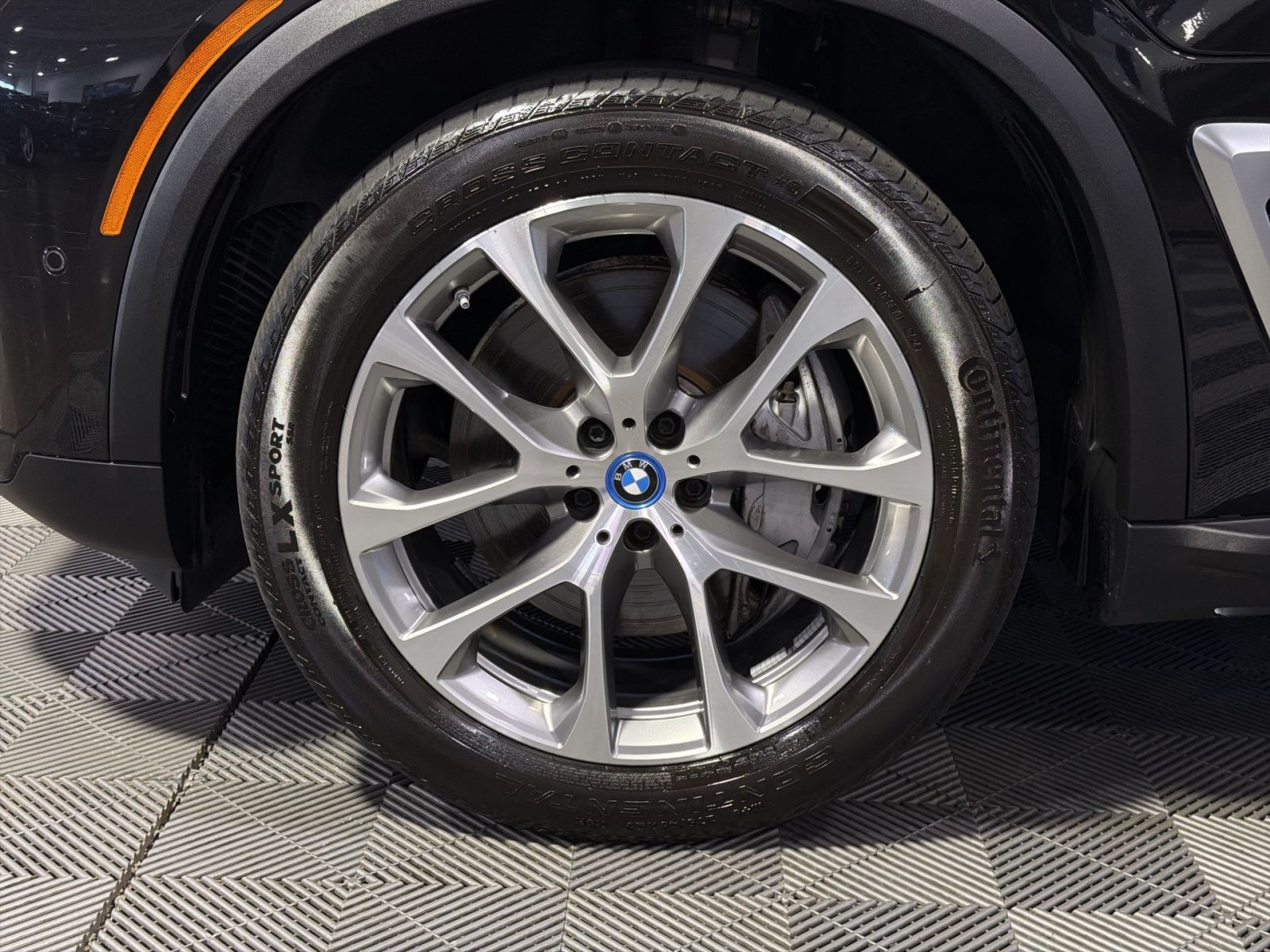 Used 2025 BMW X5 xDrive50e AWD/4WD image 15