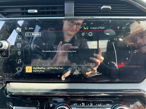 Used 2024 GMC Sierra 2500 AT4 w/ AT4 Premium Plus Package image 16