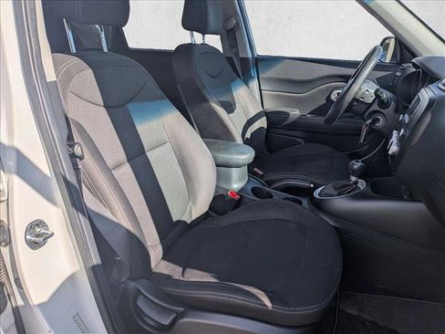 Used 2017 Kia Soul FWD image 18