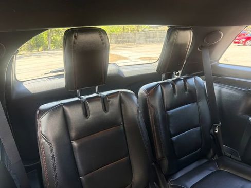 Used 2018 Ford Explorer Sport AWD/4WD image 18