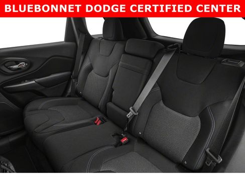 Used 2019 Jeep Cherokee Latitude Plus FWD image 8