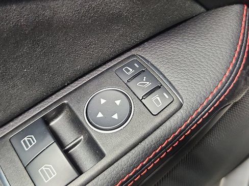 Used 2017 Mercedes-Benz SLC 43 AMG image 23