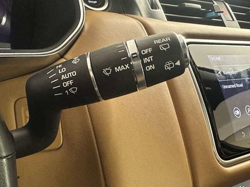 Used 2020 Land Rover Range Rover Sport SVR image 34