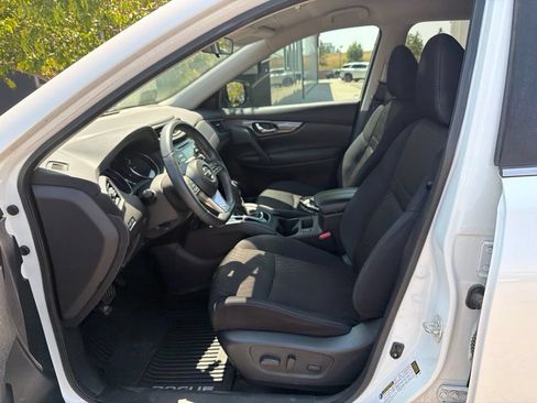 Used 2017 Nissan Rogue SV AWD/4WD image 5