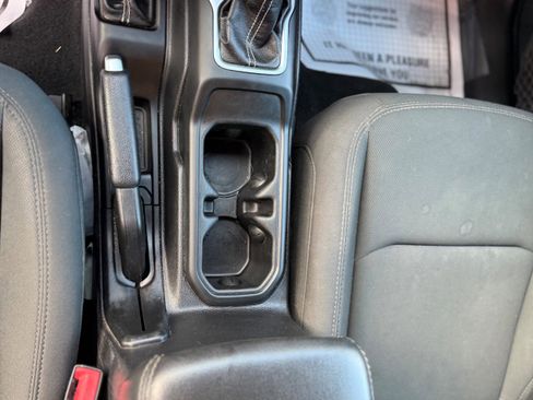 Used 2020 Jeep Wrangler Unlimited Sahara image 16