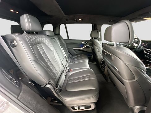 Certified 2025 BMW X7 M60i AWD/4WD image 29