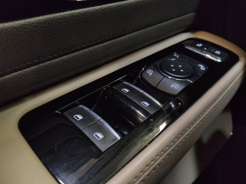 Used 2021 Lincoln Aviator 2WD image 27
