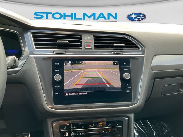 Certified 2023 Volkswagen Tiguan SE R-Line AWD/4WD image 16