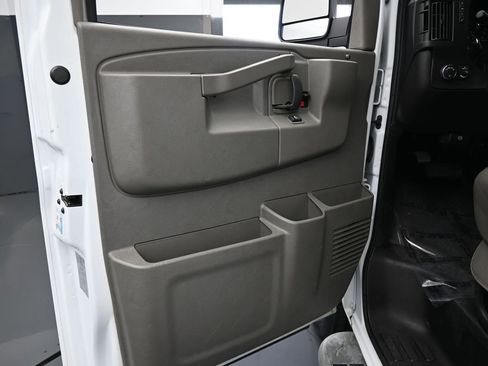 Used 2024 Chevrolet Express 2500 w/ Driver Convenience Package image 16