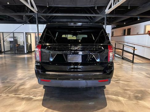 Used 2024 Chevrolet Suburban Z71 w/ Luxury Package image 4