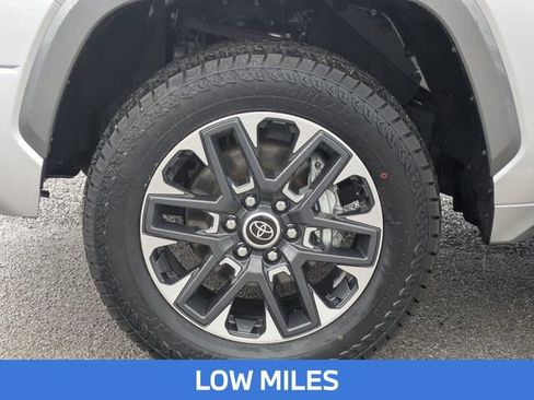 Used 2024 Toyota Tundra Limited AWD/4WD image 12