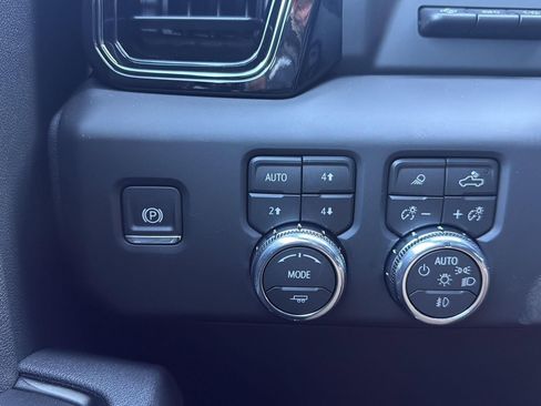 New 2026 GMC Sierra 1500 AT4 w/ AT4 Premium Package AWD/4WD image 21