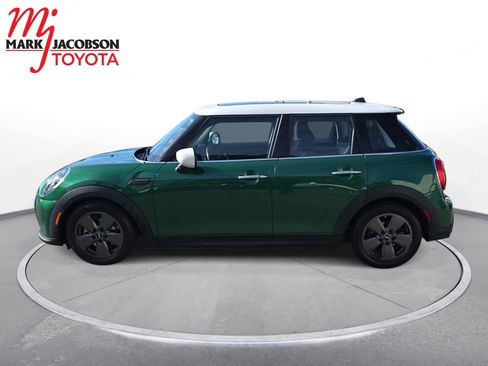 Used 2022 MINI Cooper 4-Door Hardtop image 12