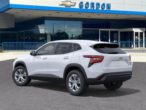 New 2026 Chevrolet Trax LS image 3