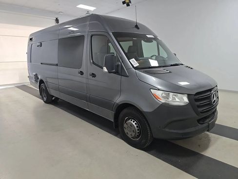 Used 2022 Mercedes-Benz Sprinter 4500 w/ Parking Package image 3