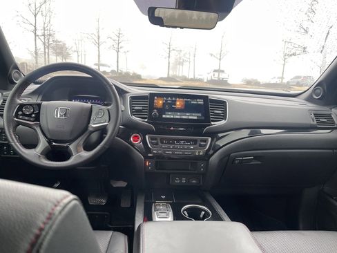 Certified 2024 Honda Passport Black Edition image 29