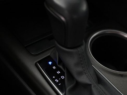 Used 2024 Toyota Camry SE image 23