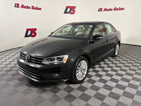 Used 2016 Volkswagen Jetta SEL FWD image 2