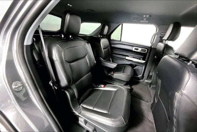 Used 2023 Ford Explorer XLT w/ Equipment Group 202A RWD image 29