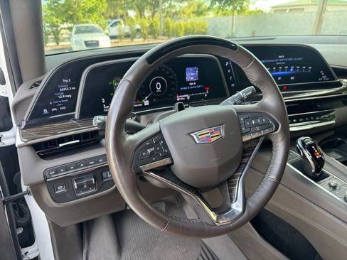 Used 2023 Cadillac Escalade Premium Luxury w/ Performance Package AWD/4WD image 10