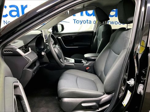 Certified 2023 Toyota RAV4 LE AWD/4WD image 10
