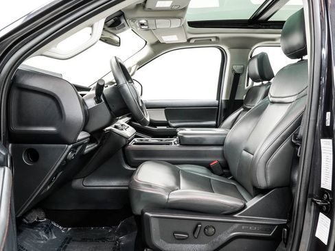 Used 2025 Ford Expedition Active AWD/4WD image 16