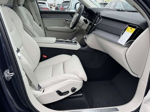 New 2026 Volvo XC90 B5 Ultra w/ Protection Package Premier AWD/4WD image 12