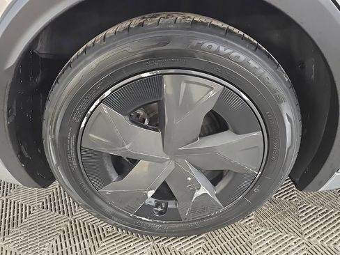 Used 2023 Toyota Prius LE image 13