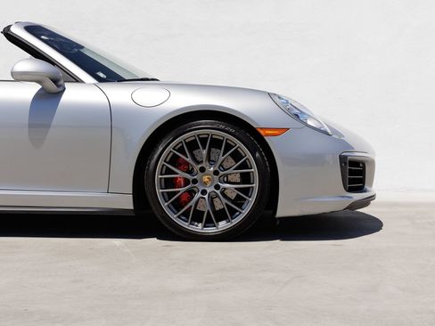 Certified 2017 Porsche 911 Targa 4S AWD/4WD image 11