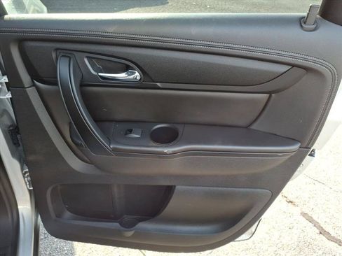 Used 2017 Chevrolet Traverse LT w/ Style and Technology Package AWD/4WD image 17