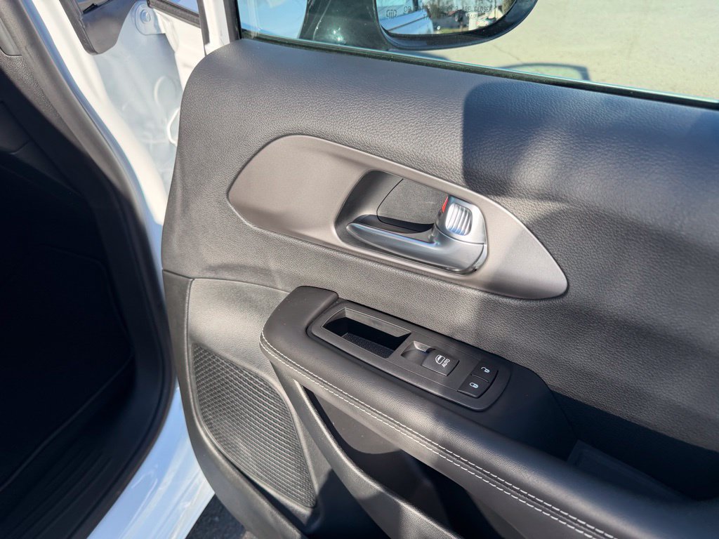 Used 2026 Chrysler Voyager LX FWD image 30