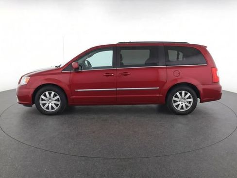 Used 2015 Chrysler Town & Country Touring FWD image 3