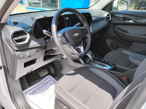 Used 2024 Chevrolet TrailBlazer LT w/ LT Cold Weather Package AWD/4WD image 21