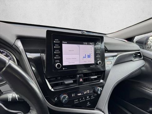 Used 2024 Toyota Camry SE image 13