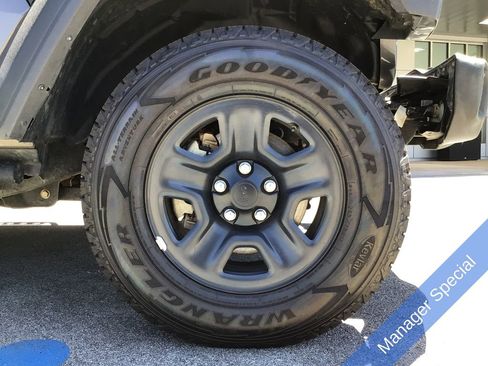 Used 2019 Jeep Wrangler Unlimited Sport AWD/4WD image 17