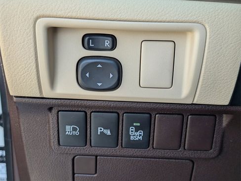 Used 2017 Lexus ES 350 350 w/ Premium Package image 23