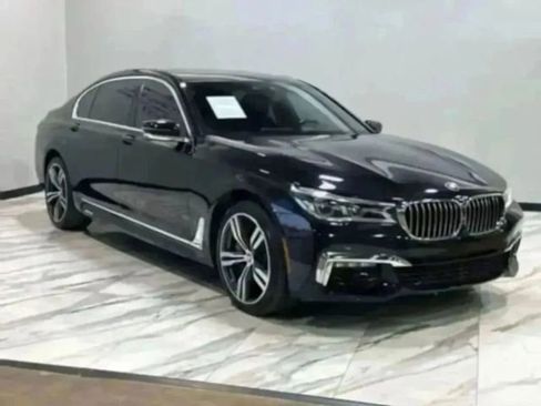 Used 2017 BMW 750i xDrive 750i xDrive image 4