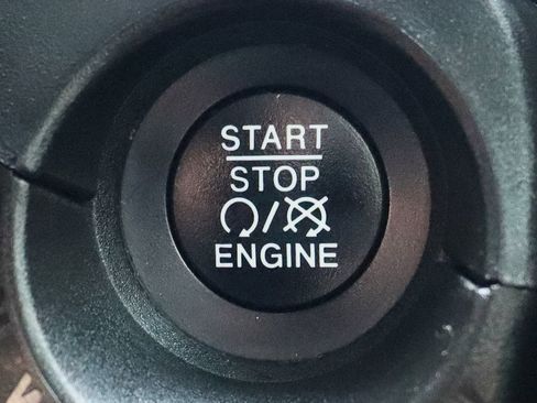 Used 2020 Jeep Renegade Latitude w/ Popular Equipment Group image 52