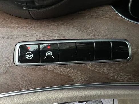 Used 2017 Mercedes-Benz E 300 image 43