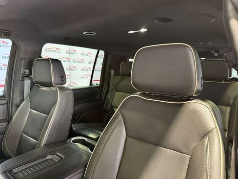 Used 2024 GMC Yukon XL SLT w/ SLT Luxury Package image 32