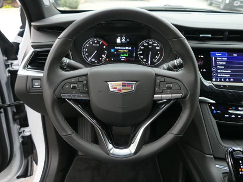 New 2025 Cadillac XT6 Premium Luxury image 18
