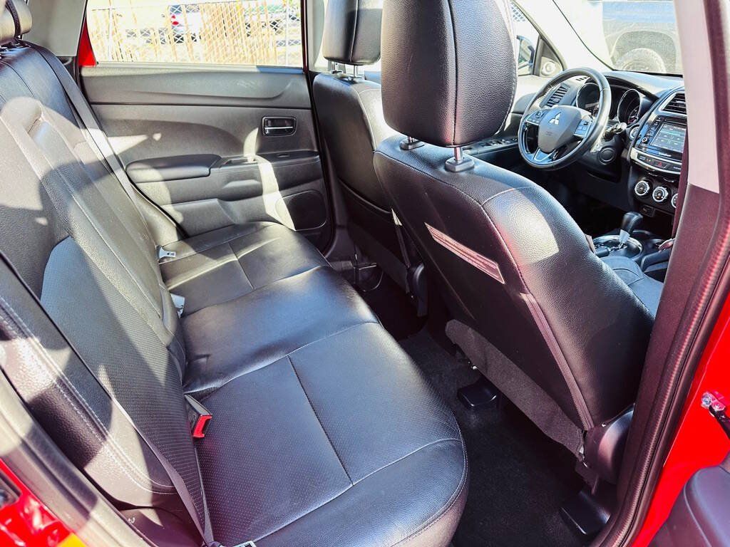 Used 2016 Mitsubishi Outlander Sport SEL AWD/4WD image 16