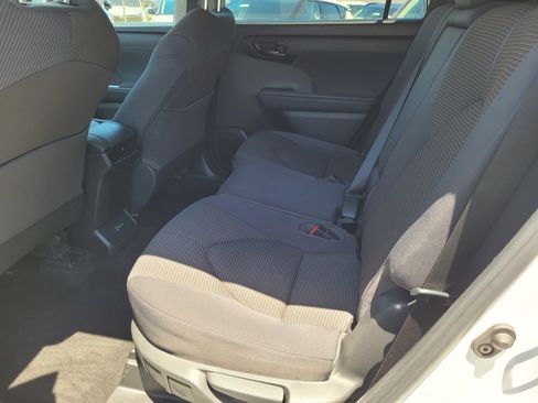 Used 2023 Toyota Highlander L AWD/4WD image 26