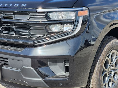 New 2026 Ford Expedition Max Active RWD image 6
